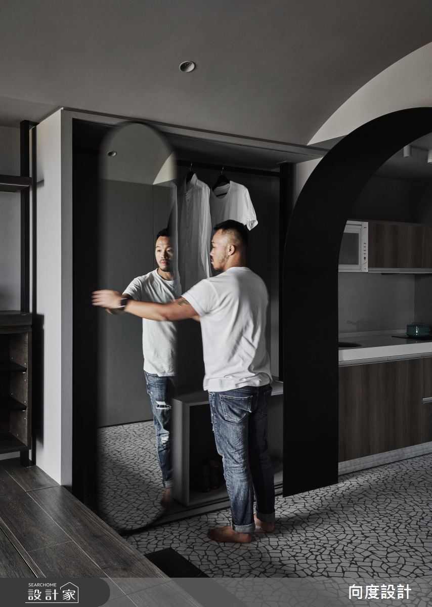 「度假，就是換個地方生活。」面向大海的 14 坪大套房