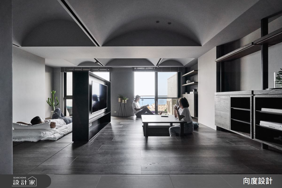 「度假，就是換個地方生活。」面向大海的 14 坪大套房