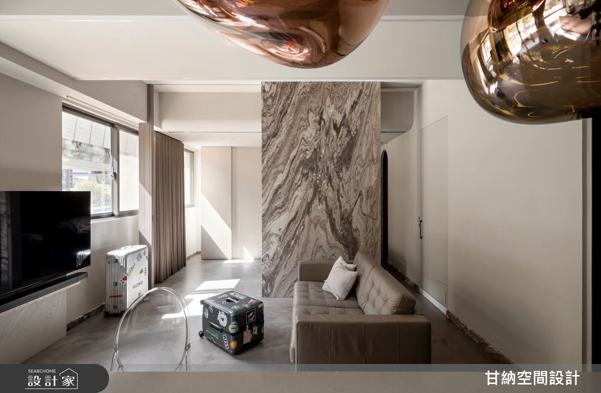 好客的屋主將15坪的空間委託給二次合作的設計師,期盼