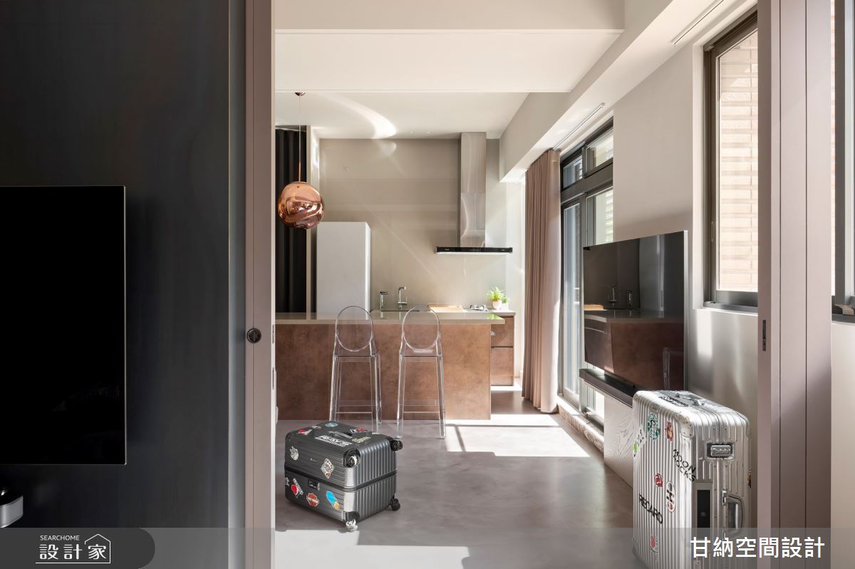 好客的屋主將15坪的空間委託給二次合作的設計師,期盼