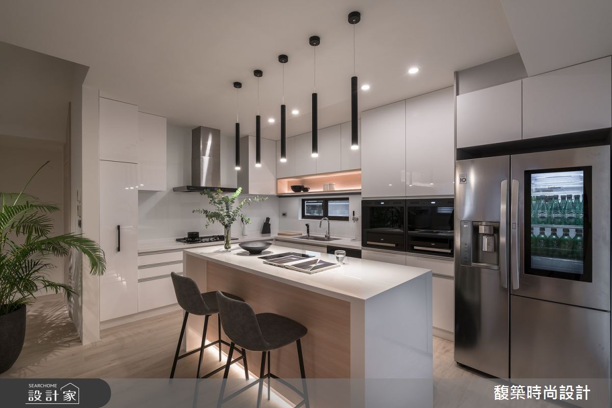 湯鎮安設計師，擅長掌握材質特性，顛覆風格侷限，在細