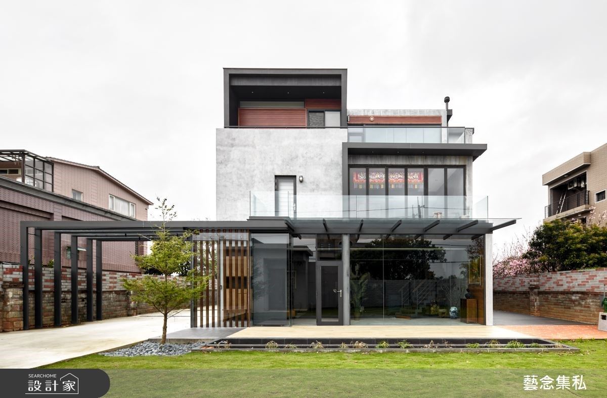 這次面對的百坪舊建築,有著嚴重的壁癌問題,張紹華、