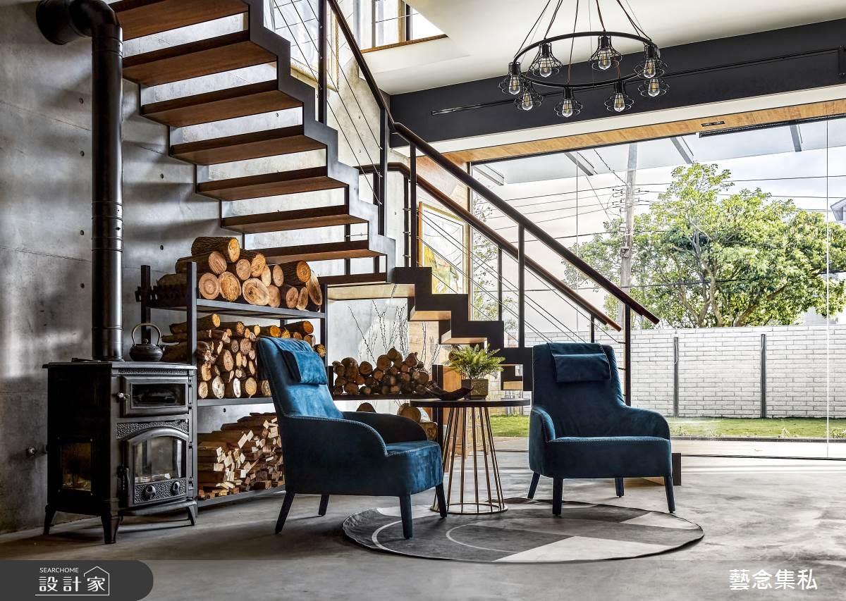 這次面對的百坪舊建築,有著嚴重的壁癌問題,張紹華、