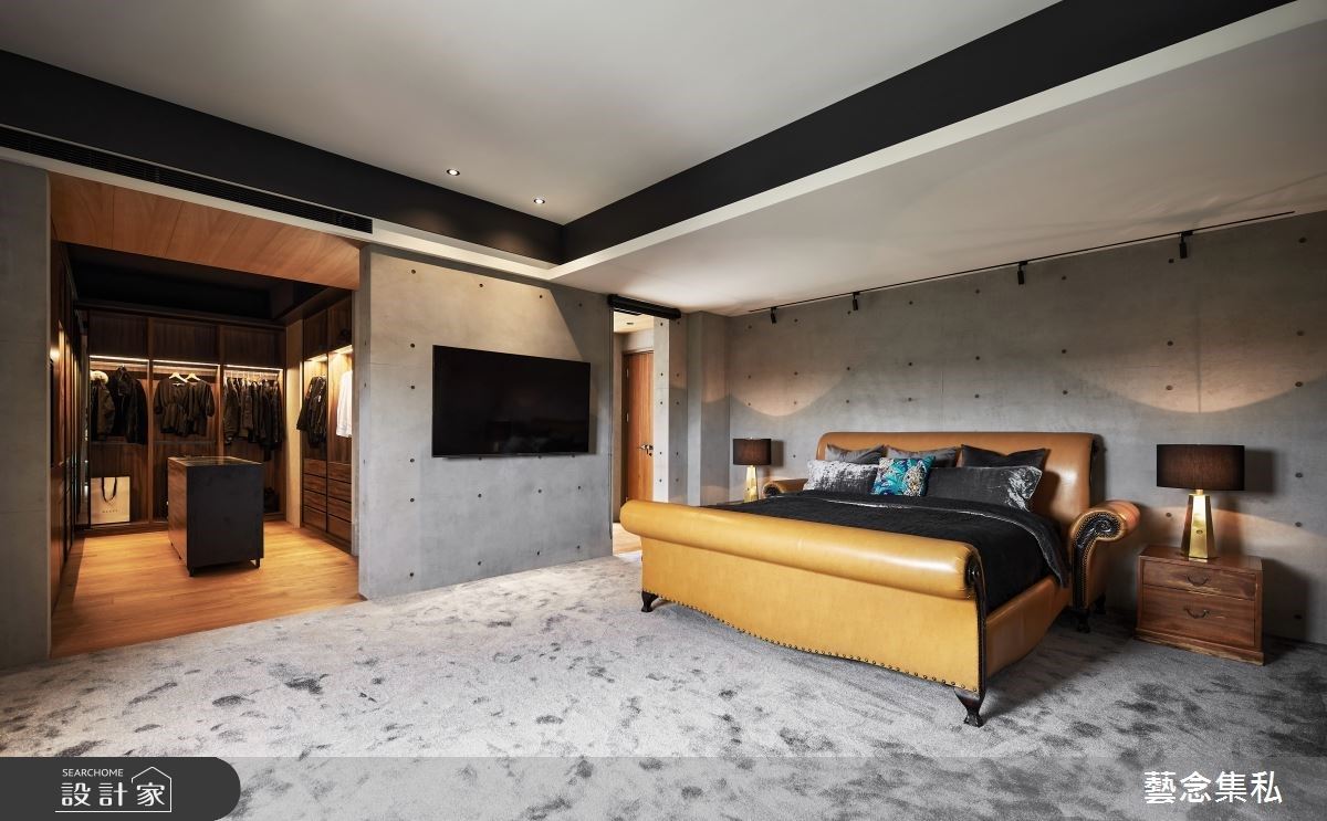 這次面對的百坪舊建築,有著嚴重的壁癌問題,張紹華、