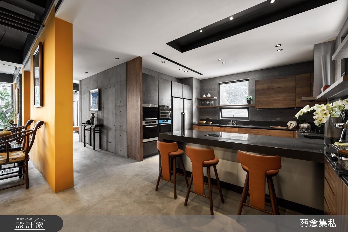 這次面對的百坪舊建築,有著嚴重的壁癌問題,張紹華、