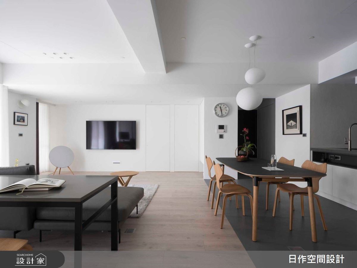 住著2大2小的40坪親子宅，不像常見的繽紛童趣，反而選