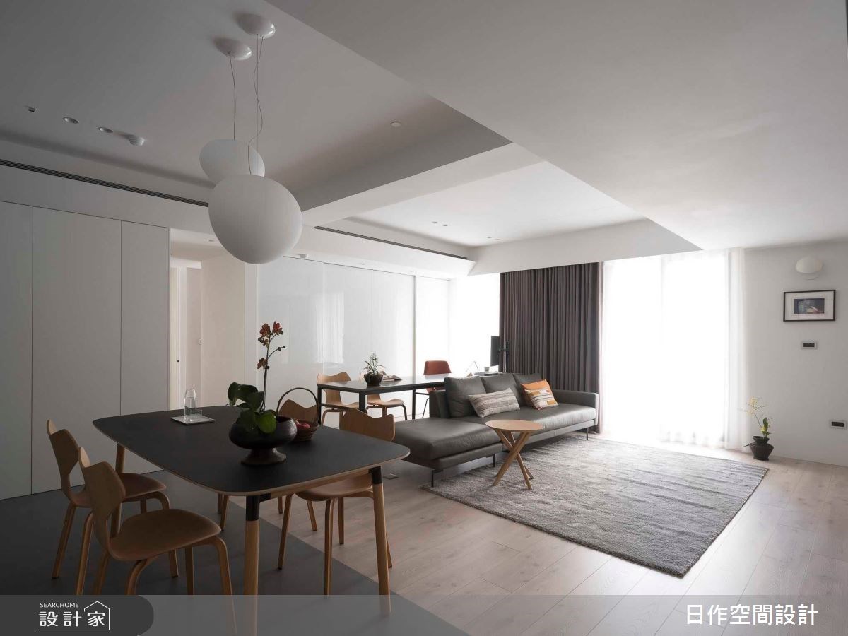 住著2大2小的40坪親子宅，不像常見的繽紛童趣，反而選