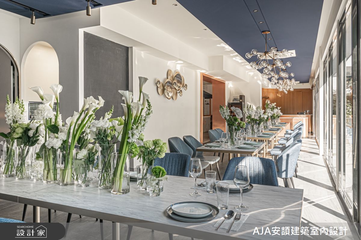 此案為老屋翻新101坪的現代風餐廳,享有戶外綠意草坪