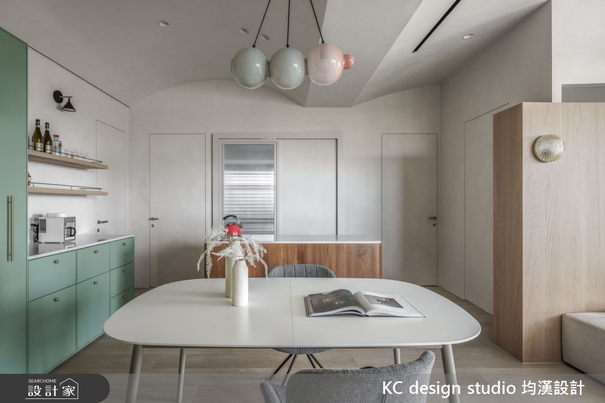 一家三口入住30坪混搭宅，喜愛親友聚會的屋主，不僅期