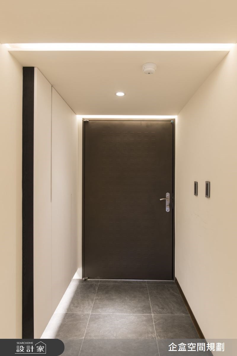 本案是23坪新居,屋主夫妻他們早在預售屋時期,便委由