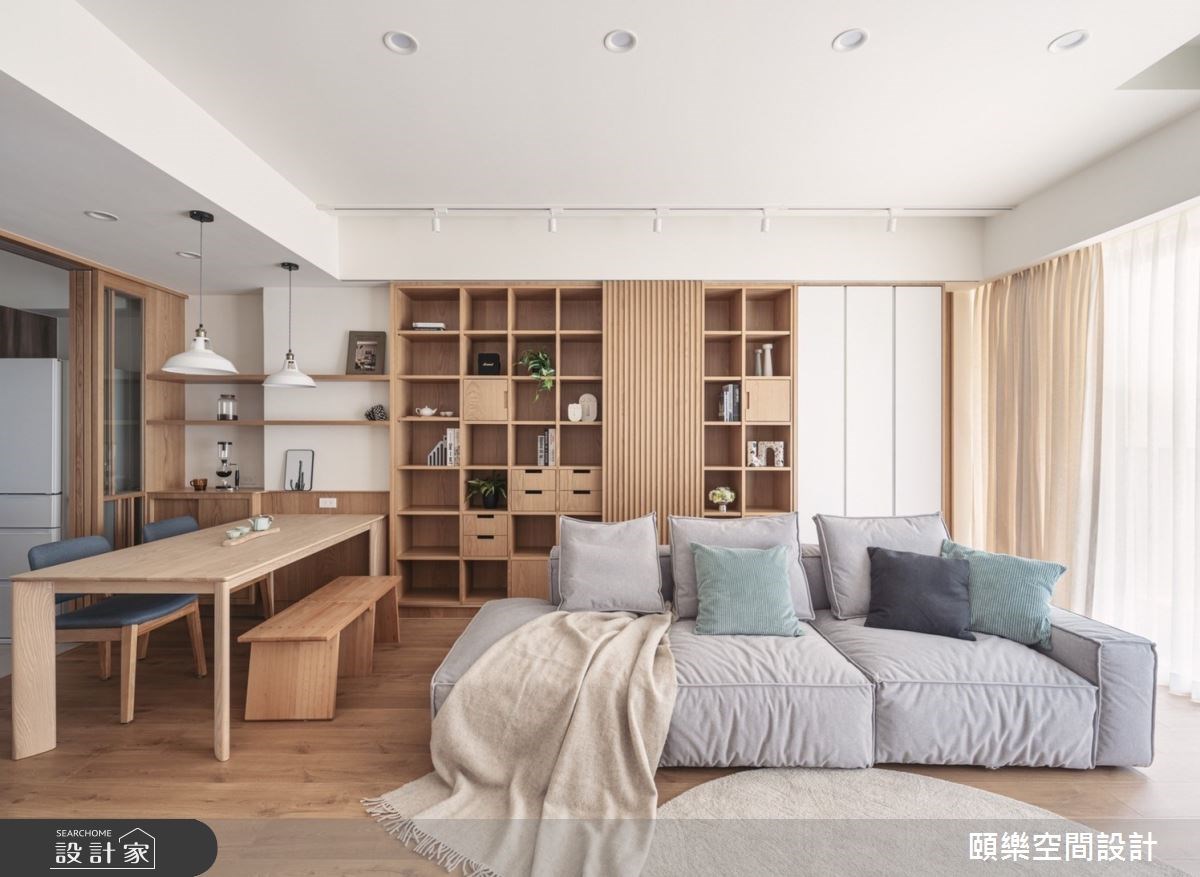 在這個 42坪的住宅空間,屋主為三代同堂的 6 口之家,