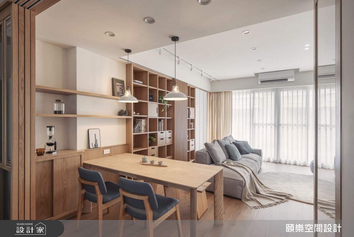 在這個 42坪的住宅空間,屋主為三代同堂的 6 口之家,