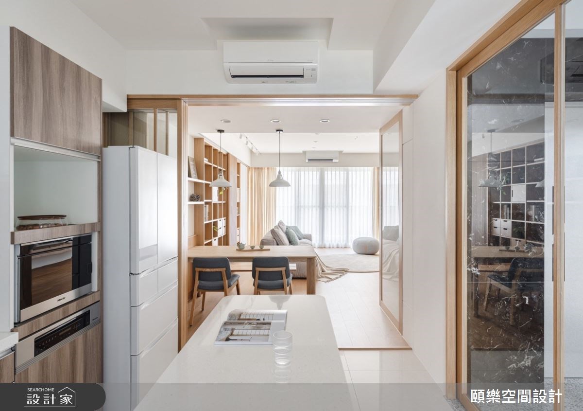 在這個 42坪的住宅空間,屋主為三代同堂的 6 口之家,