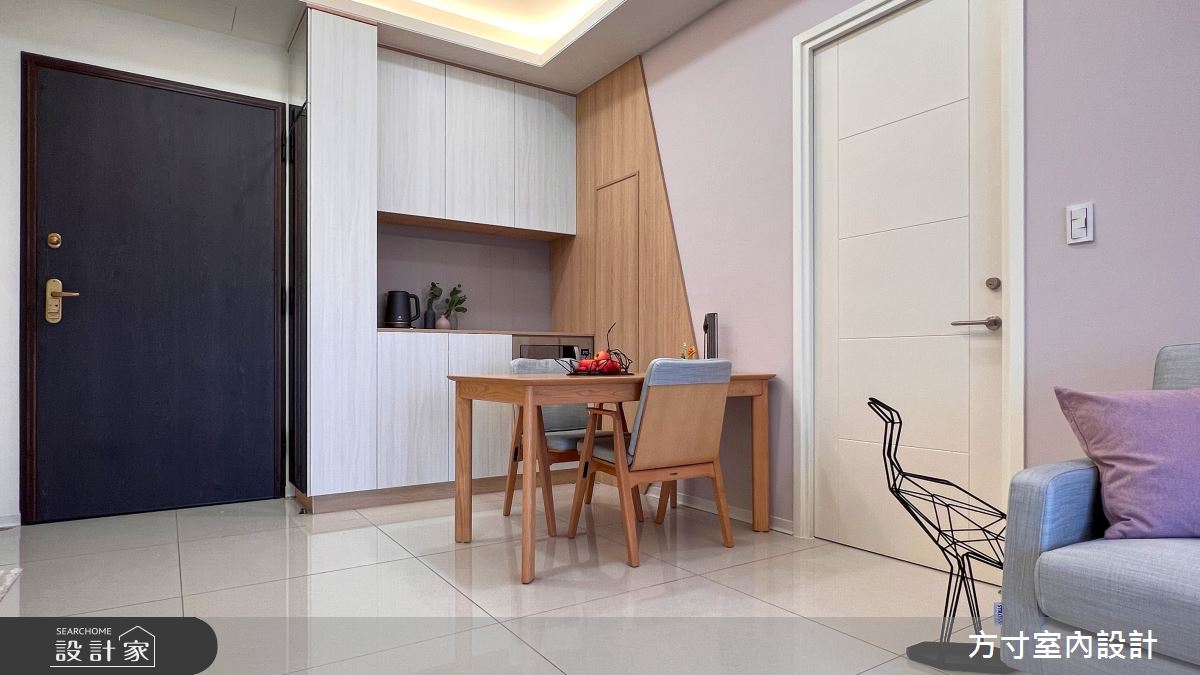 此案為16坪新成屋,方寸室內設計在有限的空間內,將格