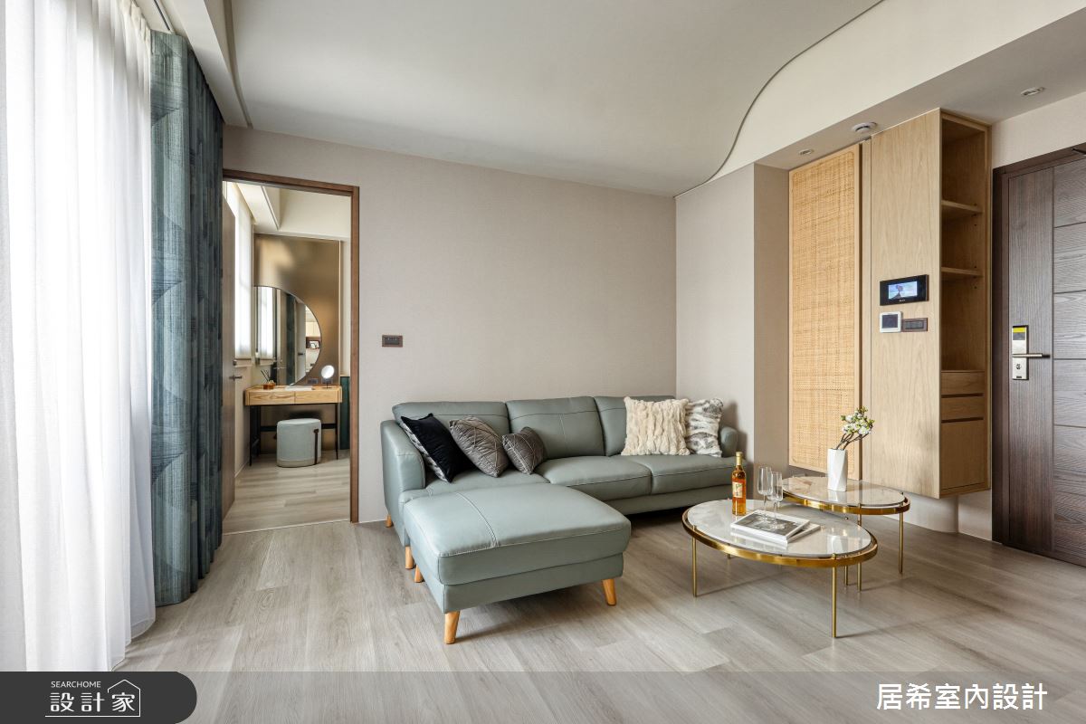 都市居大不易，若下班後能告別繁瑣的事務，有一個自己