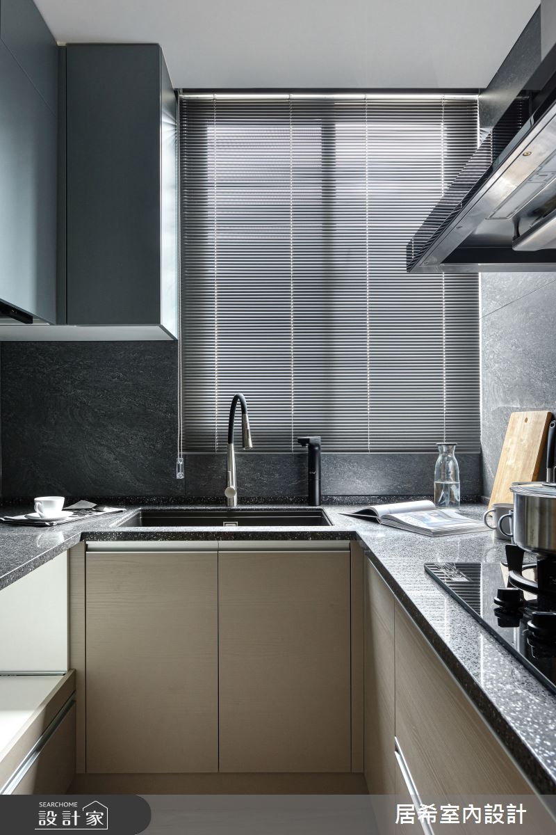 都市居大不易，若下班後能告別繁瑣的事務，有一個自己