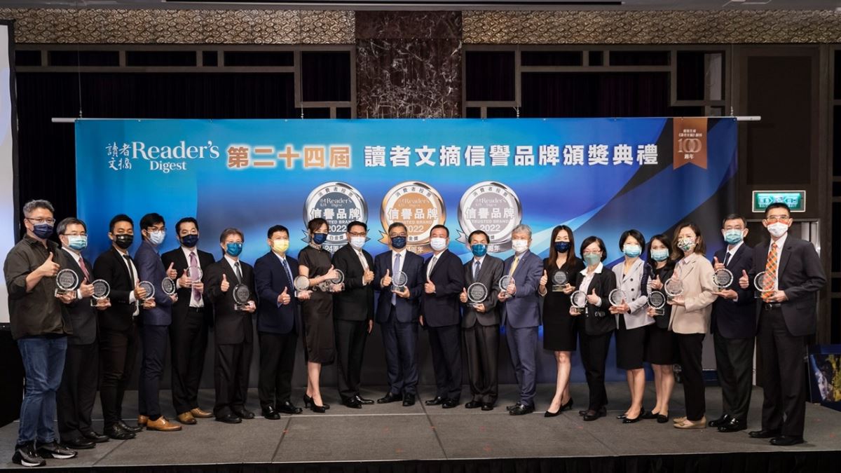 歐德集團(左七)獲第 24 屆《讀者文摘Trusted Brand》信譽品牌【系統家具類】肯定。