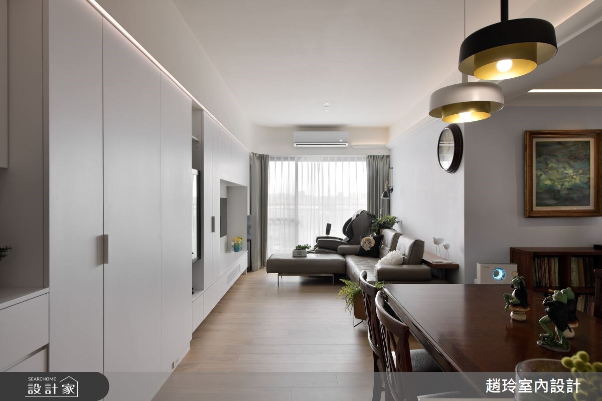 以純白、木質為基調的28 坪簡約風住宅,設計師透過開