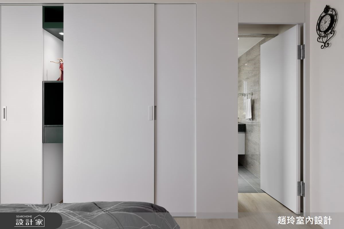 以純白、木質為基調的28 坪簡約風住宅,設計師透過開