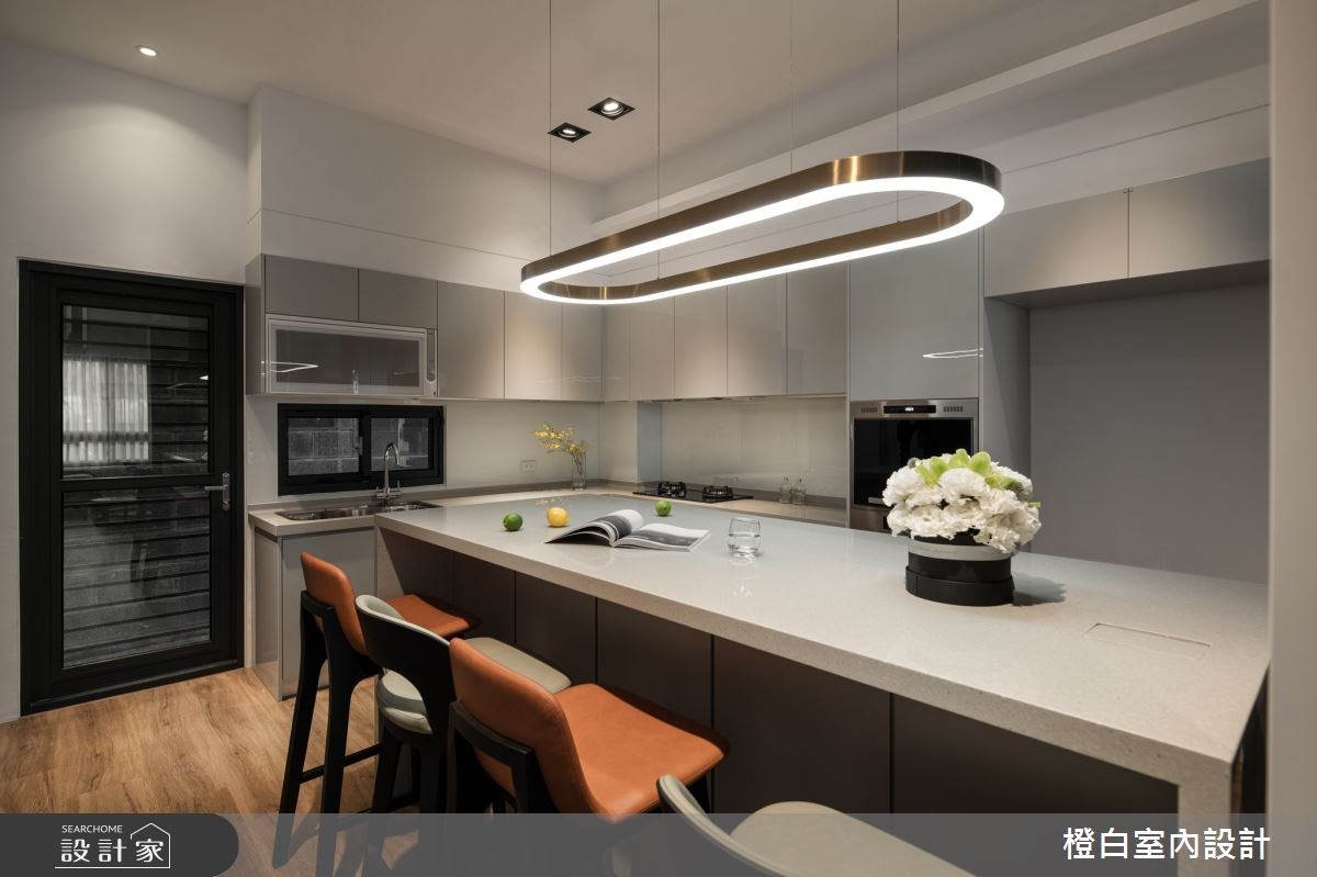 終於擁有自己的房子，當然要實踐最夢幻的想像！這間48