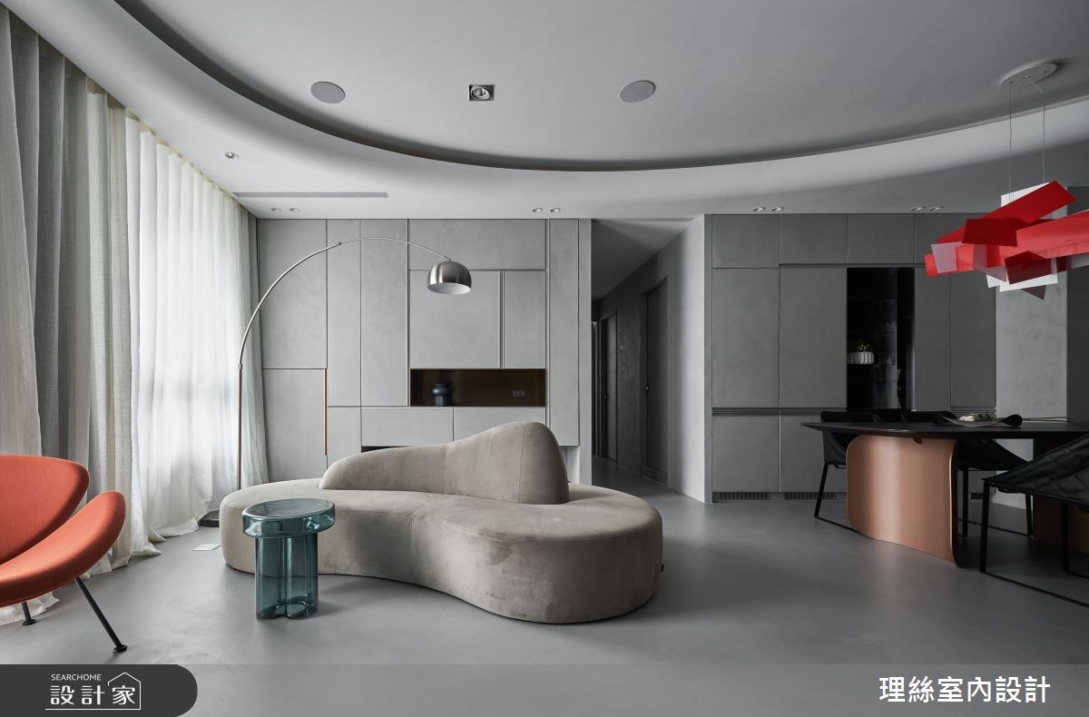 從預售屋時期就委託改造的33坪新居,設計理念來自於夜