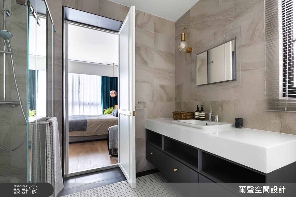 旅居英國多年的男主人，從那段經歷中培養出了對生活品