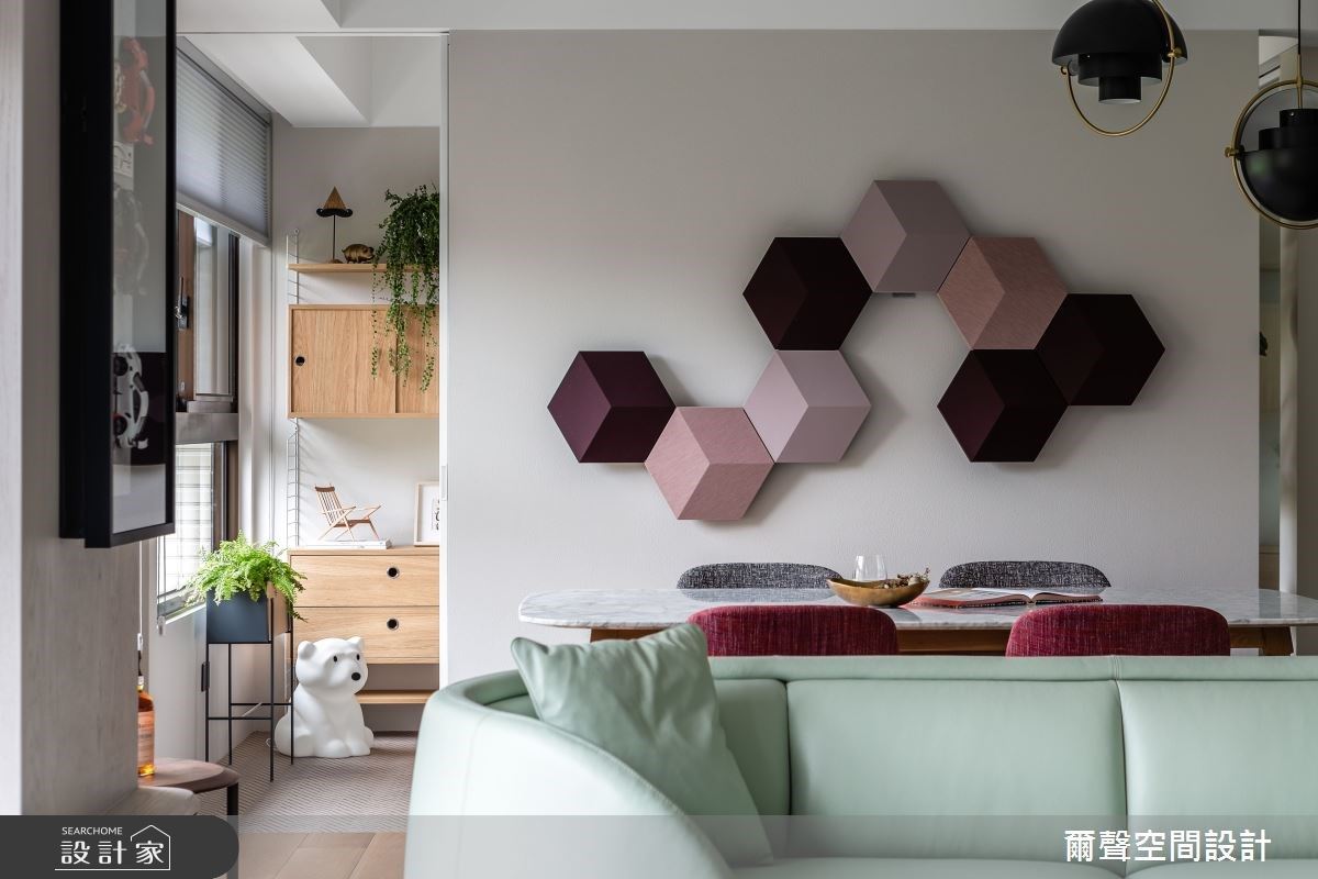 環顧40 坪的混搭風住宅,空間屬於狹長型格局動線,因