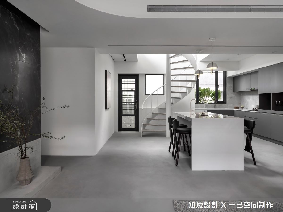 相信「每個設計背後都有意義，每個功能都是理性的足跡