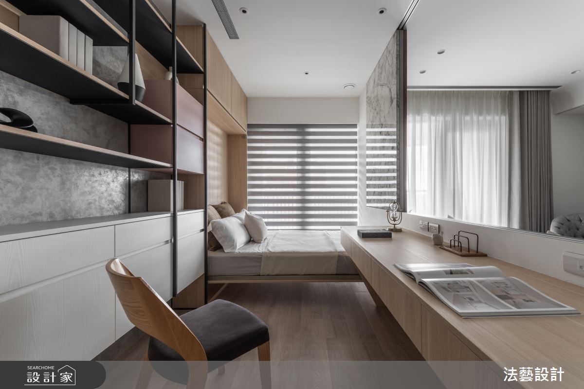 書房增設上掀床機能，貼心滿足客房需求。
