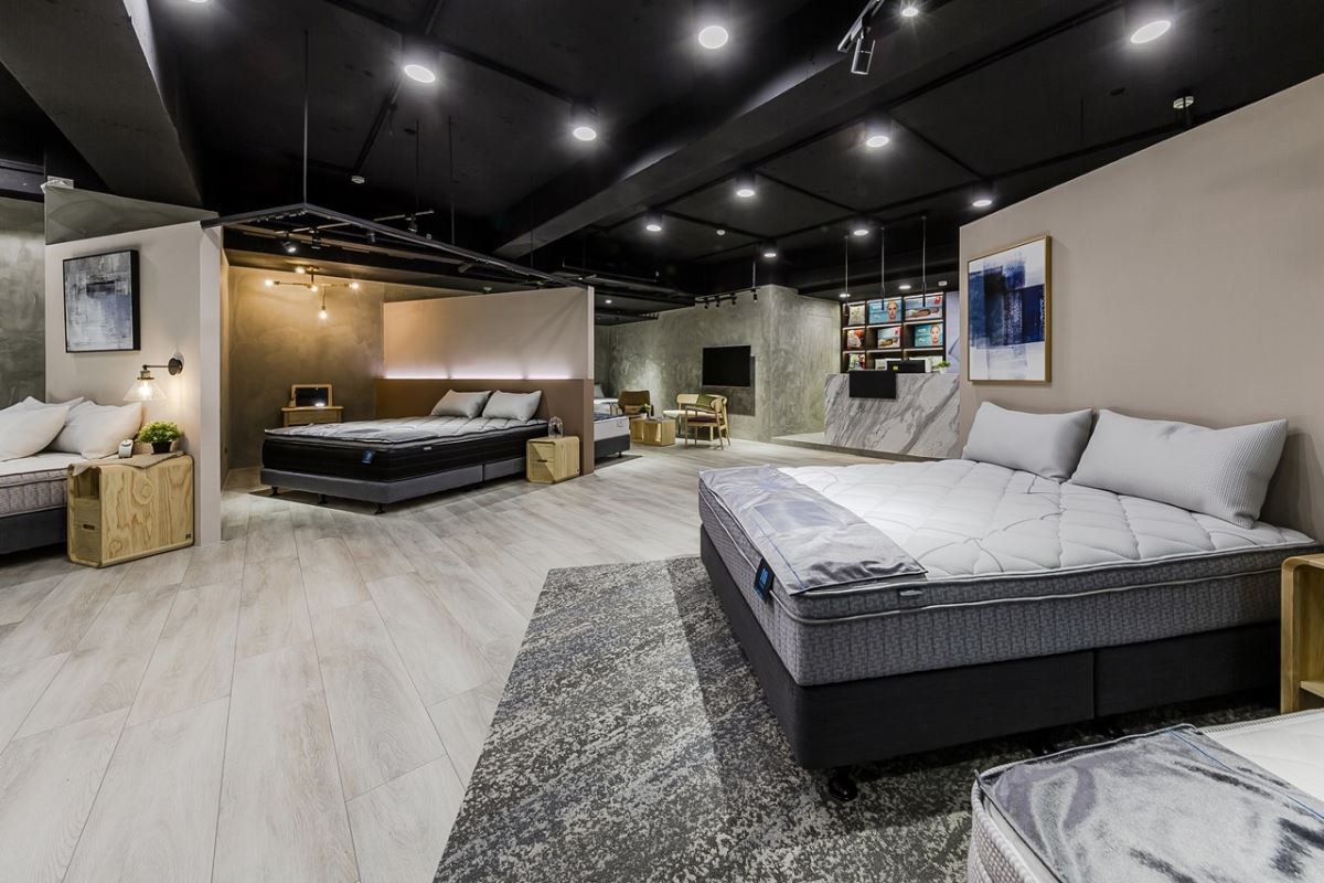 歐德集團旗下「歐眠床墊 OMAT」，全系列商品獲行政院環保標章認證。