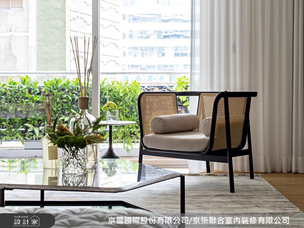 Outside Green Inside,步出陽台就能即時的貼近自然,體驗不同空間的生活氛圍與感受。