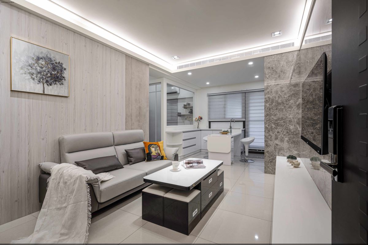 歐德「ROCKEN 羅肯」沙發,L 型扶手設計給予手臂安穩撐托;貼心小腰枕讓坐臥時,腰部得以舒適支撐,讓爸爸達到放鬆無壓體感。