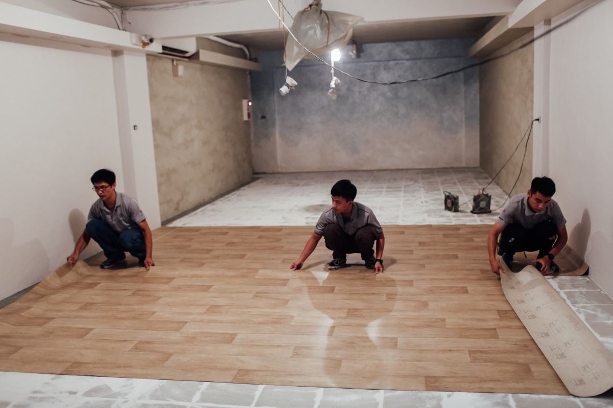 施工人員皆經過專業訓練，拆地、整地、刨除黏著劑等疑難雜症都難不倒他們，提供消費者最專業的施工品質。