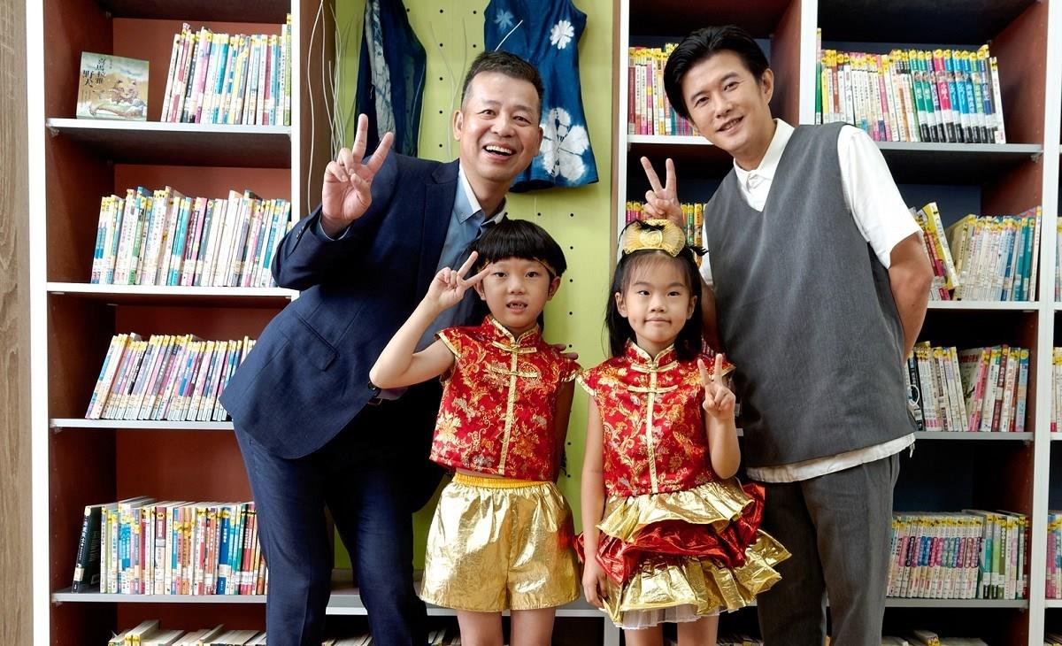 列為月世界導覽特色學校的新興國小,處田寮偏遠山區,面臨圖書室昏暗狹隘、書櫃老舊變形,歐德設計師因應需求重新規劃,提供孩子優質學習環境。