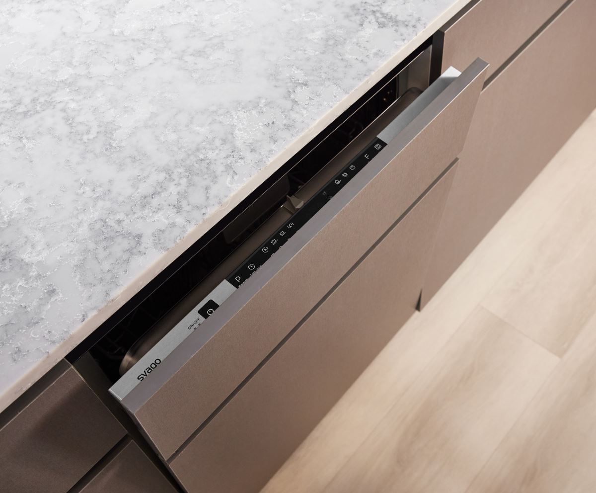 高溫洗淨後的水蒸氣,透過 Auto Open 自動開門乾燥設計進行冷熱交換,以最節能的方式提供乾燥潔淨的碗盤