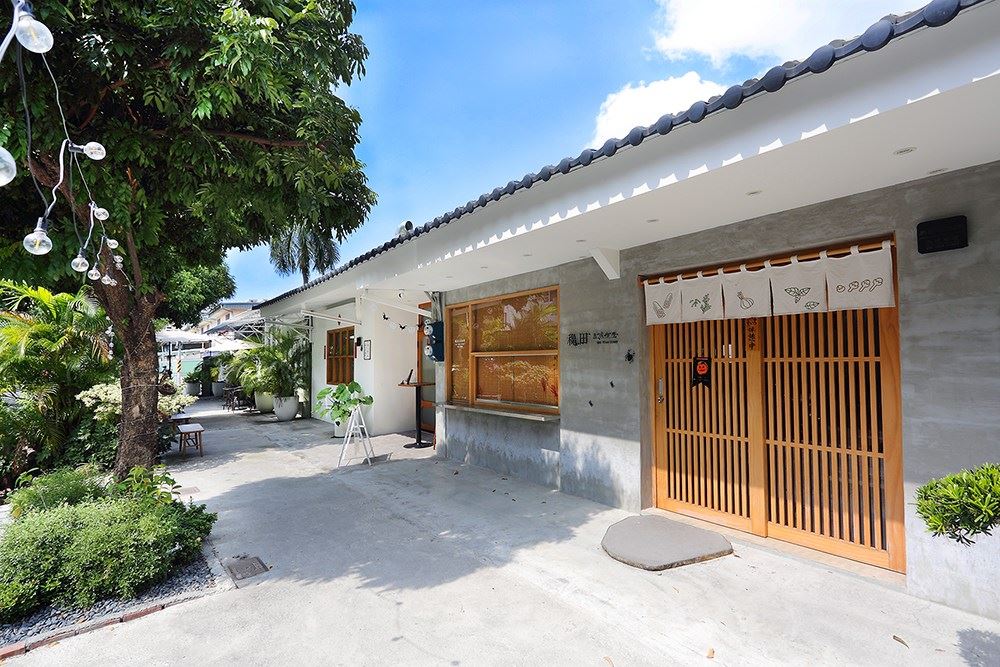 「廣西桂林好聚落」以廣西路和桂林路為名，從 2年前開始將老舊宿舍改為創意咖啡、餐飲等生活空間，翻轉活化老舊場域。(攝影/Carter)