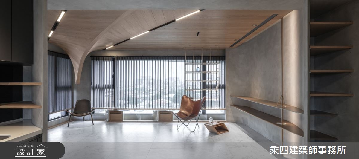 客廳區完全移除了電視和沙發,藉由完全開放的空間設計,滿足大人和孩子日常的相處和活動。