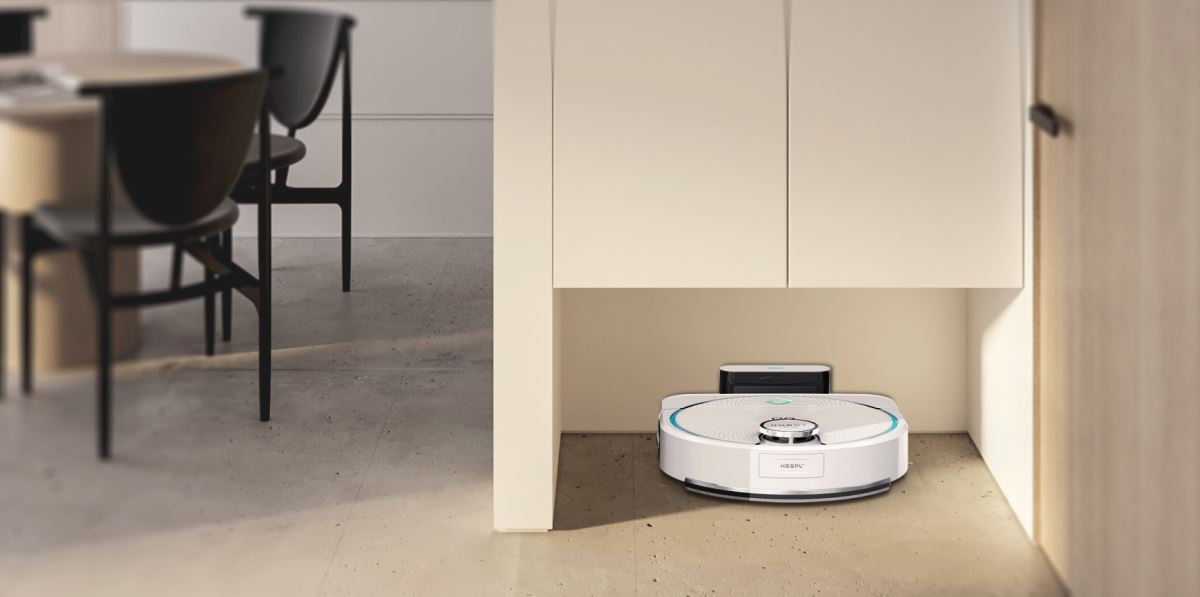 雷姬 D8 首創綠色設計，省下至少三倍體積的基座空間，體積符合多數家庭居室空間。