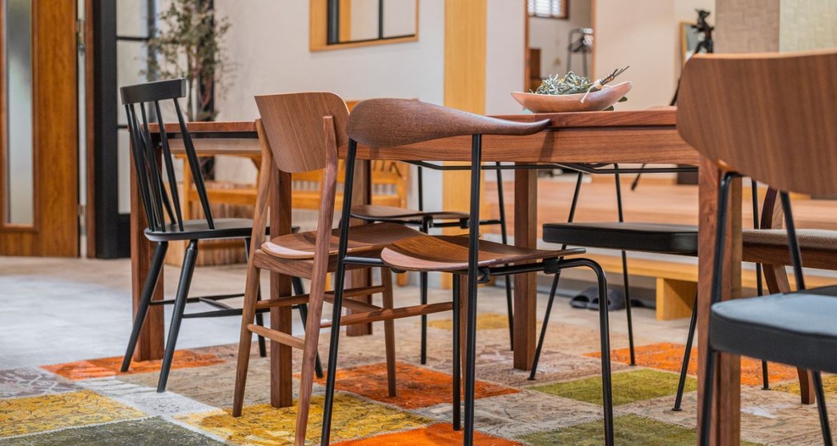 打扮的戀愛是有理由的 椅子(圖片來源 ACTUS )