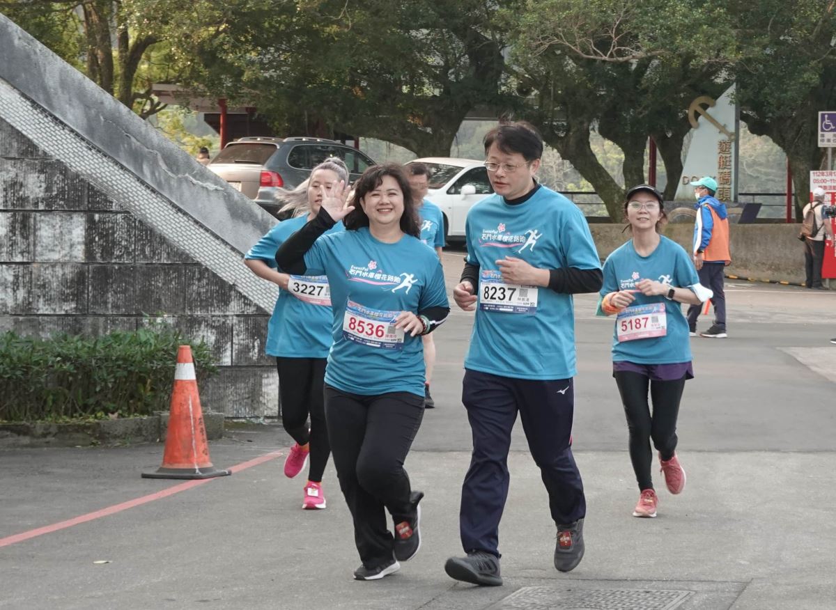 這次賽事有「21km 半馬組」,讓喜歡路跑的歐德舊客戶踴躍嘗試,完賽後直說「沿途上坡,真的超累,可是跑完後,好有成就感!」