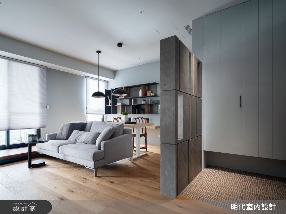 灰色可做為場域中的中介色,將空間中的其他色彩更有效串聯。