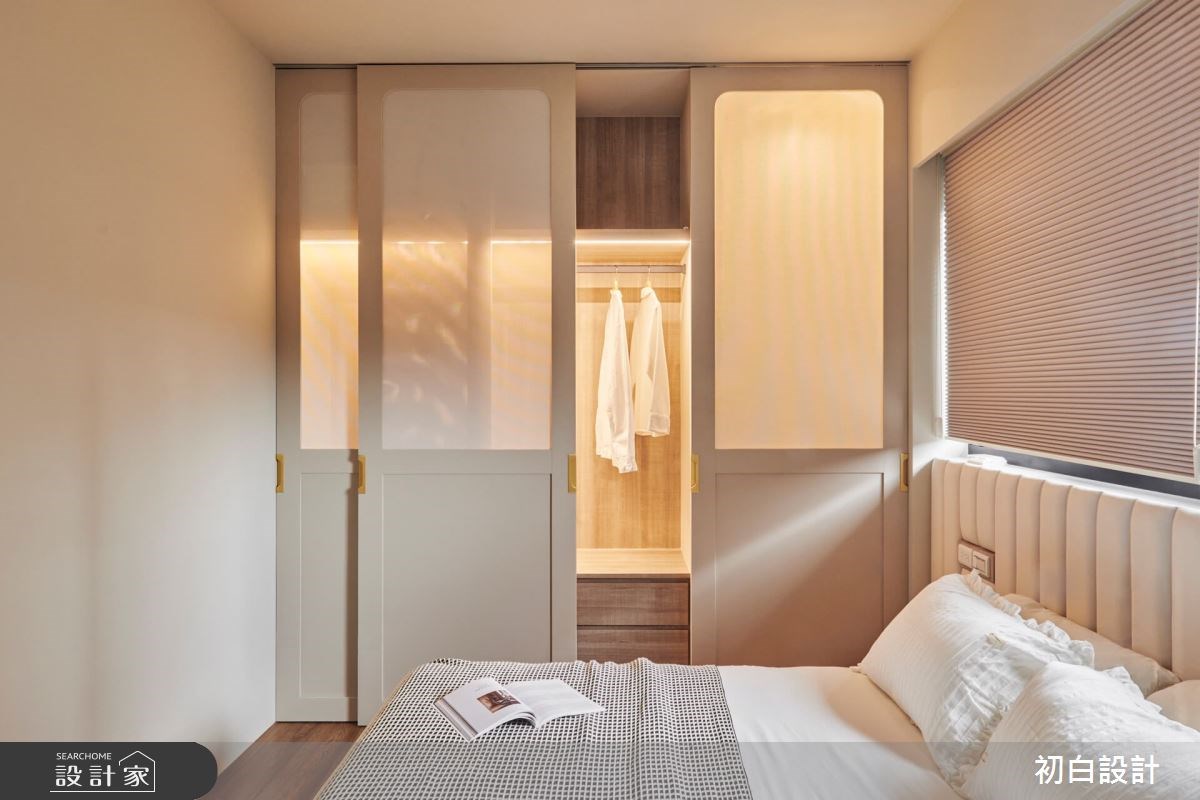 臥室玻璃衣櫃案例3