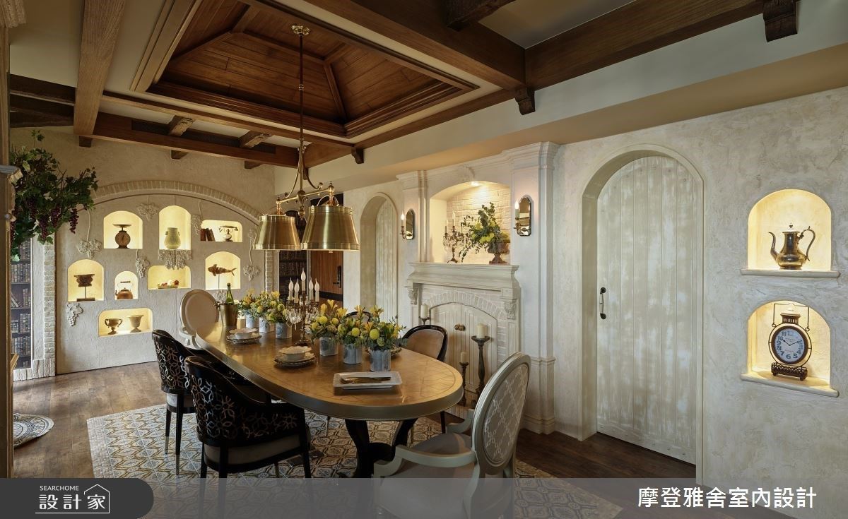 圓潤的拱弧造型與手抹灰泥同為義式居家經典風格,創造原始且溫潤的調性。