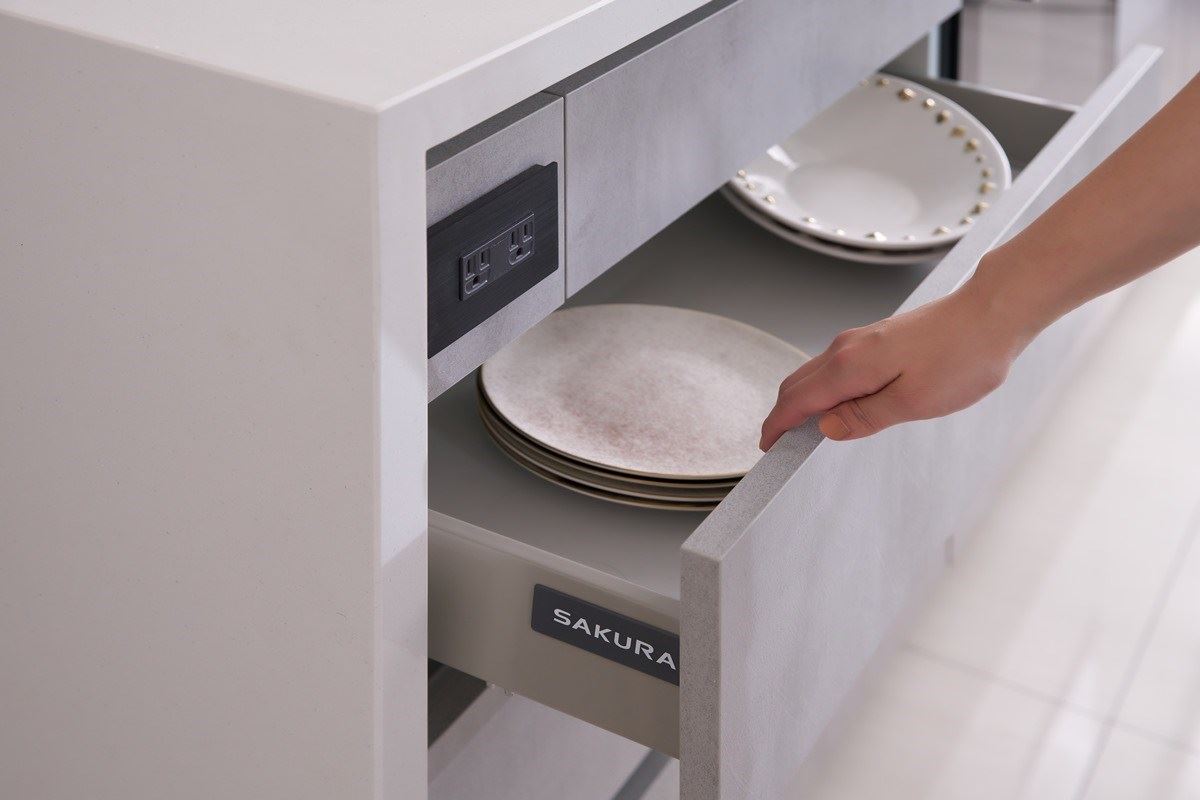 無把手設計視覺簡約，使用上不用擔心碰撞或勾到衣服。