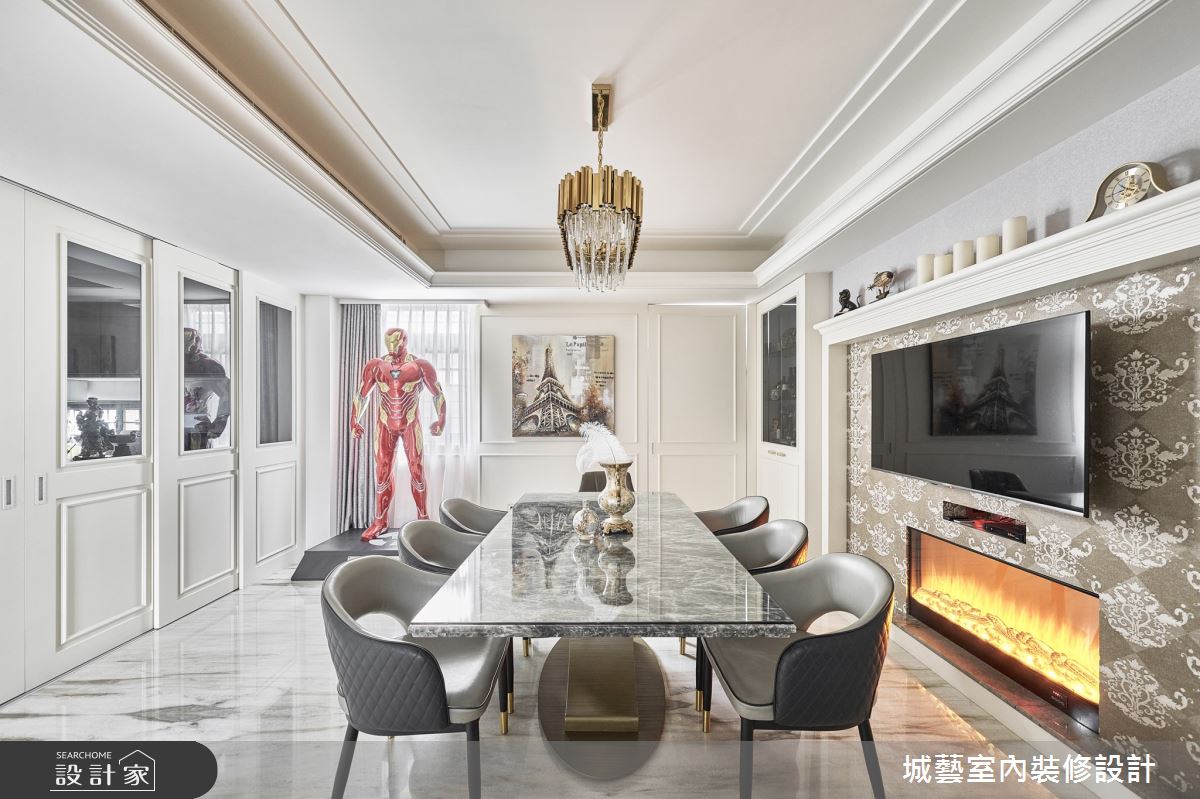 餐廳與廚房規劃拉門設計來區隔空間,平時可以隨使用情境開關。