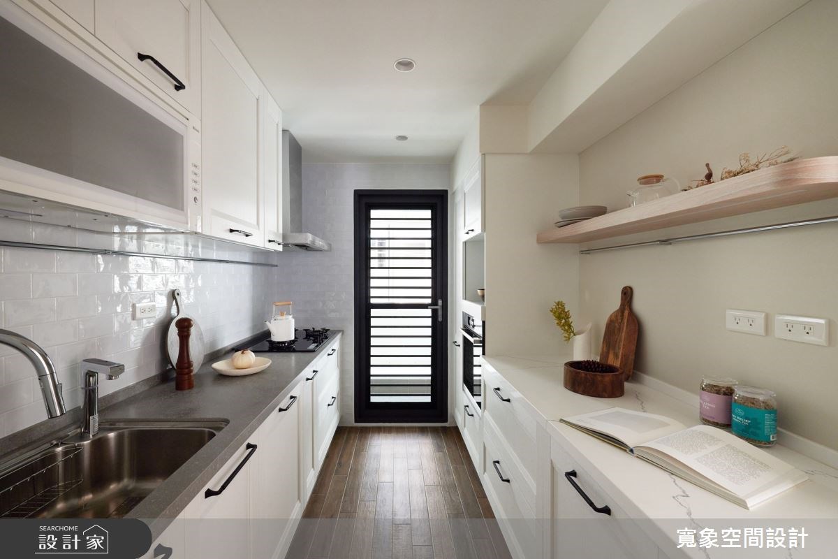 注意走道須預留至少90公分避免櫥櫃不好使用