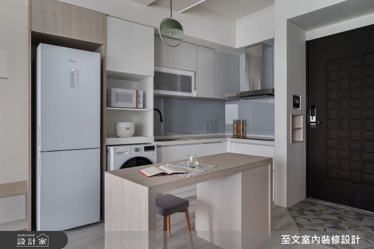 櫥櫃轉角藉由五金伸縮籃更方便拿取