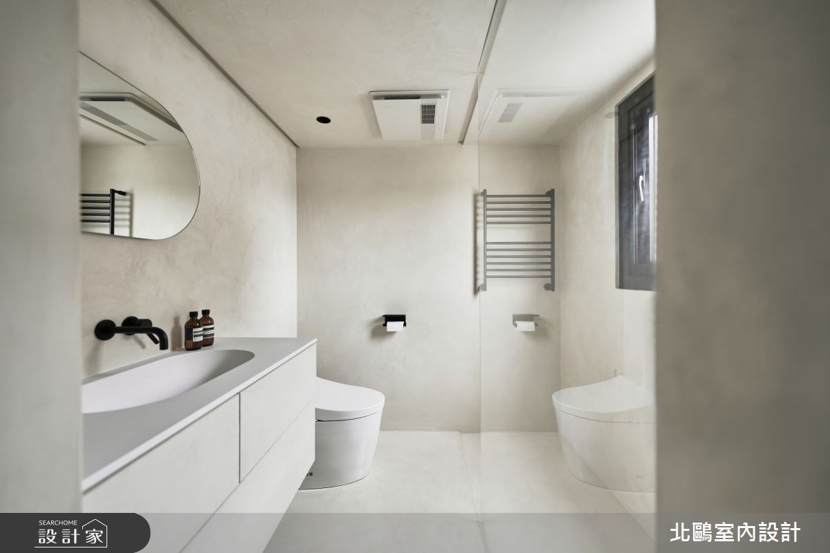 若是一人在盥洗,一人要從後方經過,則需留出80cm以上是最符合人體工學的設計