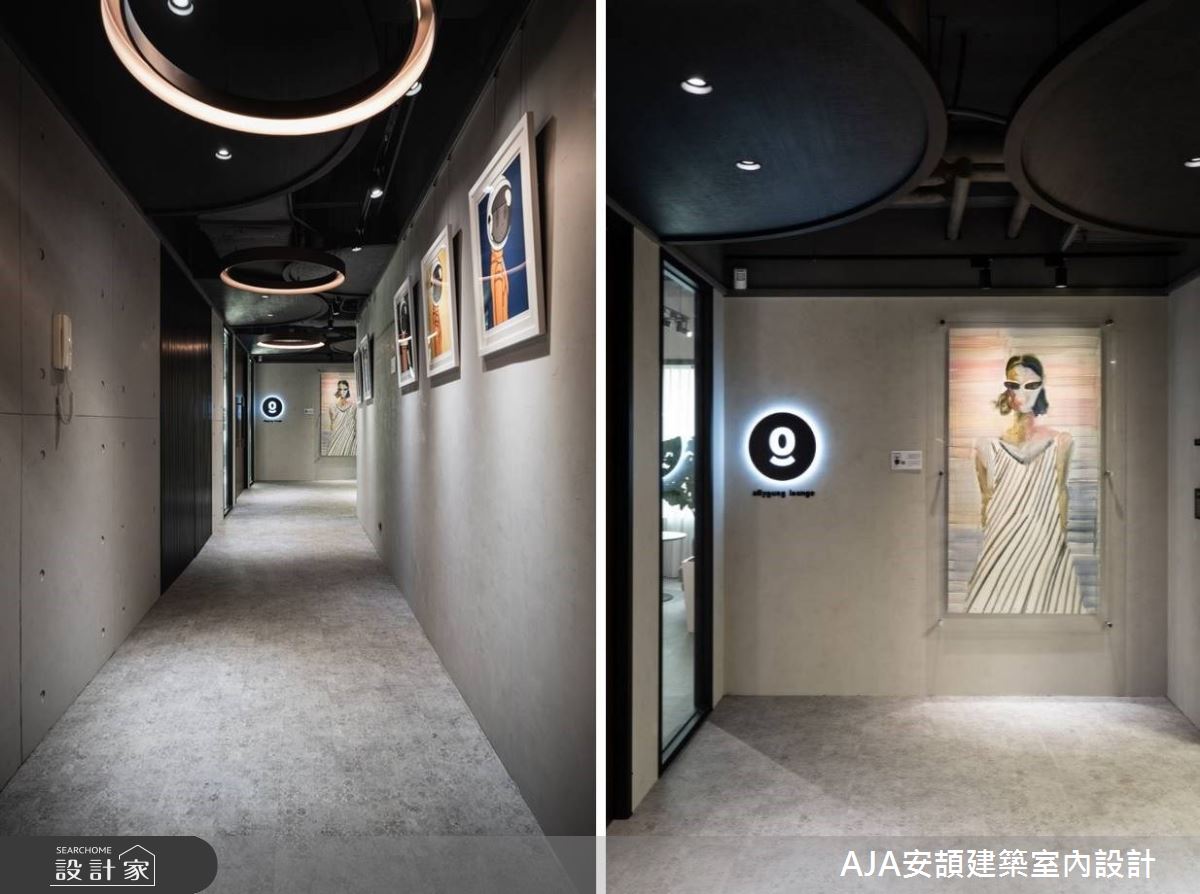 廊道天花以水波紋美耐板營造出攪拌咖啡所形成的連續面,一個個圓形燈具將來客的目光一路延伸,營造小型藝廊的心境轉換。