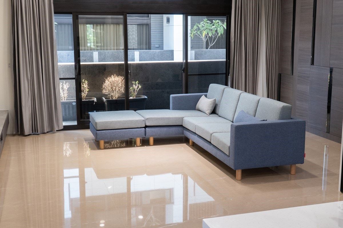 雙子星系列沙發能融入各種居家情境,擁有舒適的坐感,能變化出一字型、貴妃椅、1 + 2 + 3 的形式,是十分熱賣的款式。